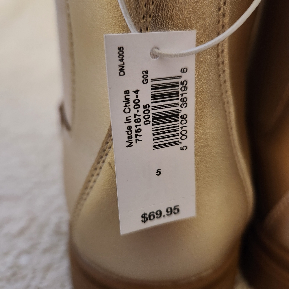 GAP Chelsea Boots - Picture 6 of 6